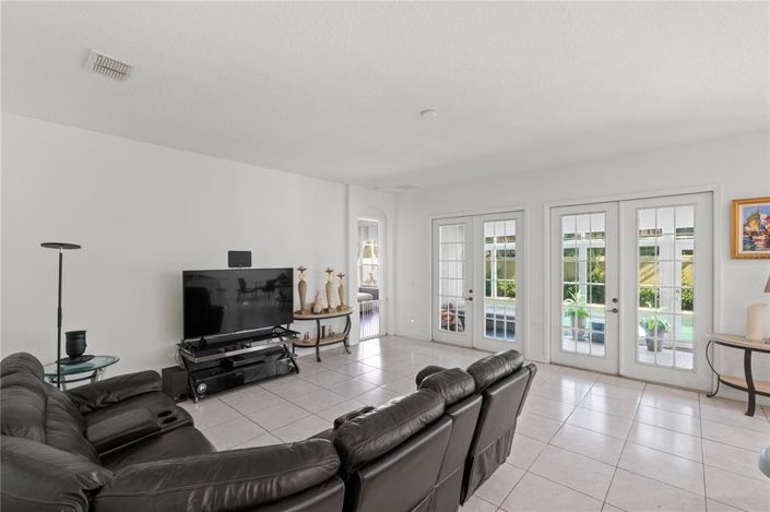 Image No.7-4 Bed Property for sale