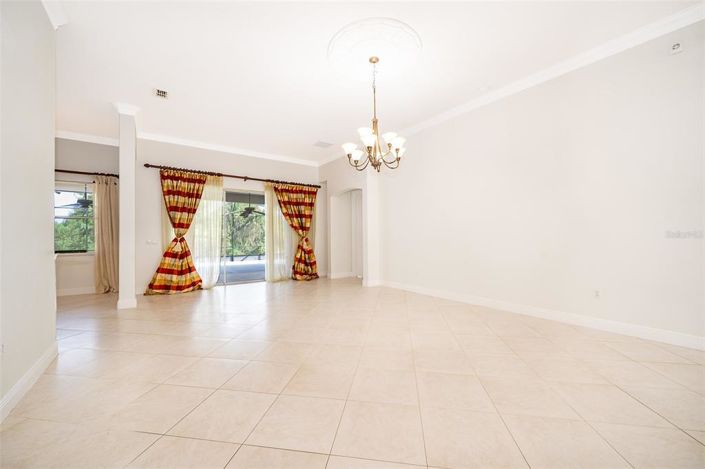 Image No.8-Propriété de 5 chambres à vendre à Kissimmee