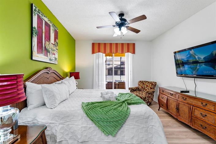 Image No.12-7 Bed Property for sale