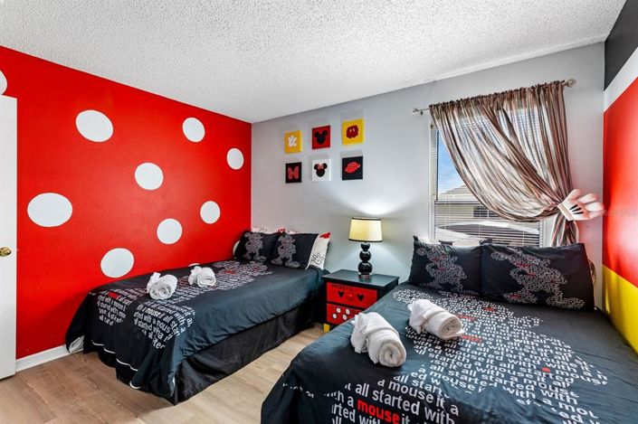 Image No.16-7 Bed Property for sale