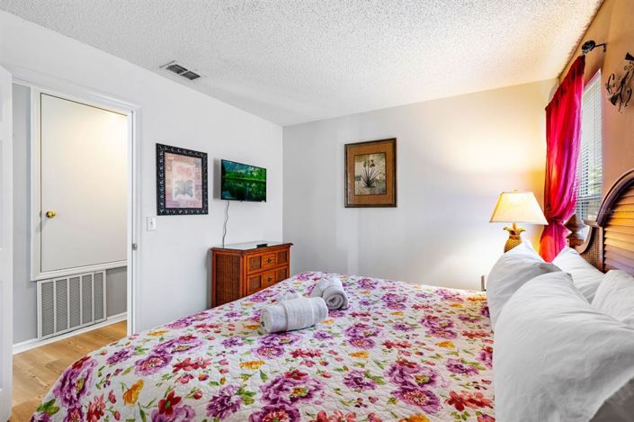 Image No.19-7 Bed Property for sale