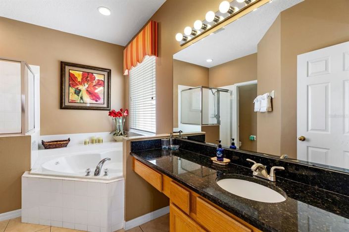 Image No.26-7 Bed Property for sale