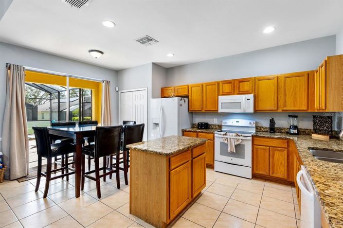 Image No.32-7 Bed Property for sale