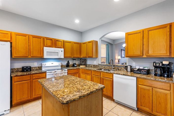 Image No.34-7 Bed Property for sale