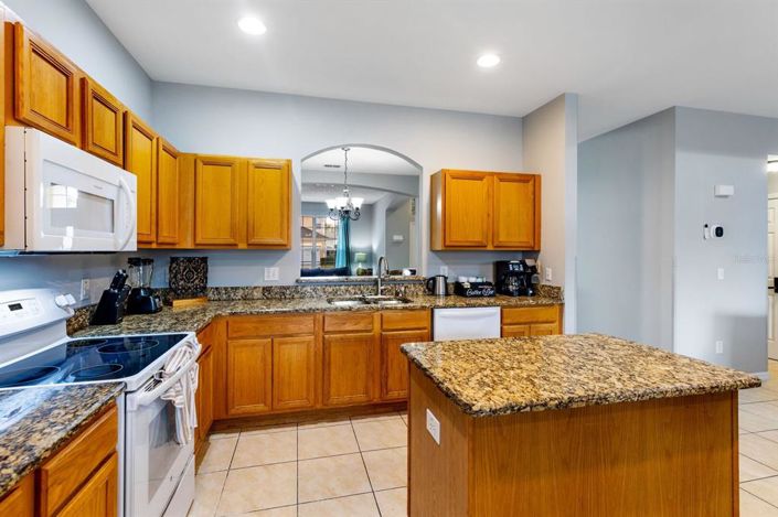 Image No.35-7 Bed Property for sale