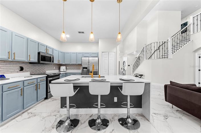 Image No.12-4 Bed Property for sale