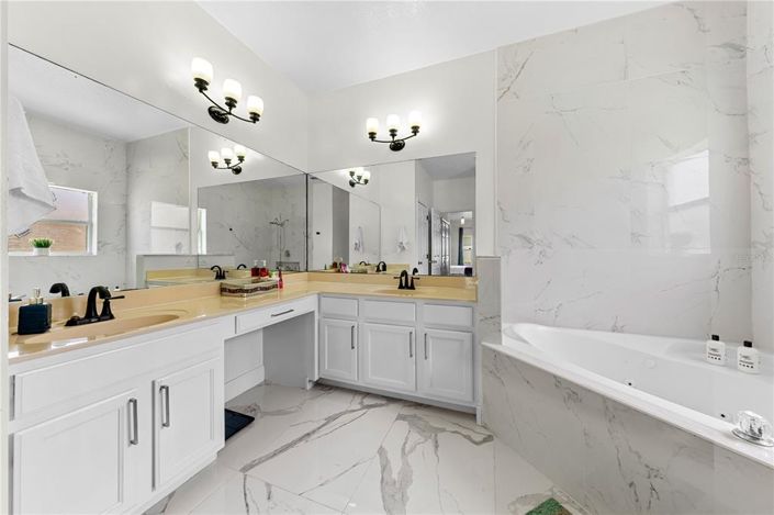 Image No.22-4 Bed Property for sale