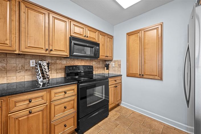 Image No.10-3 Bed Property for sale