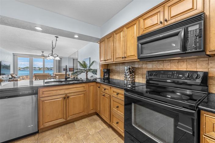 Image No.11-3 Bed Property for sale