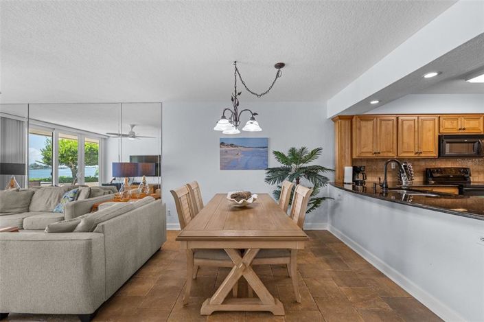 Image No.12-3 Bed Property for sale