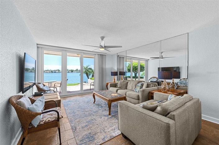 Image No.14-3 Bed Property for sale