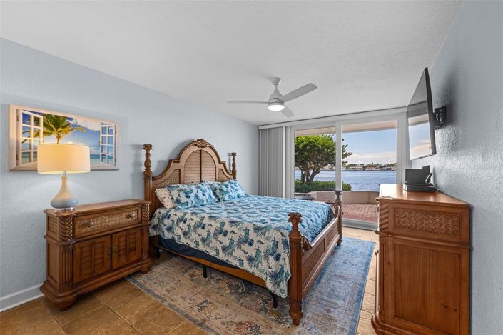 Image No.22-3 Bed Property for sale