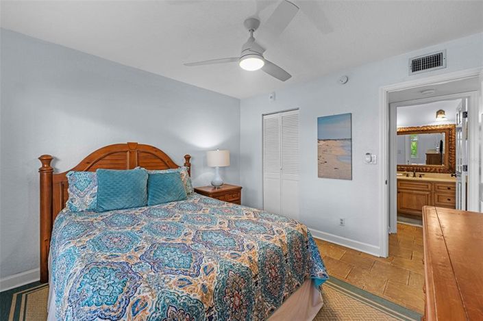 Image No.29-3 Bed Property for sale