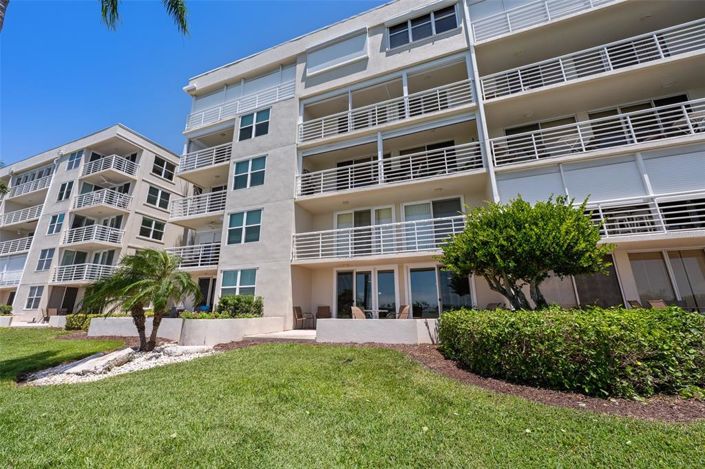 Image No.47-3 Bed Property for sale