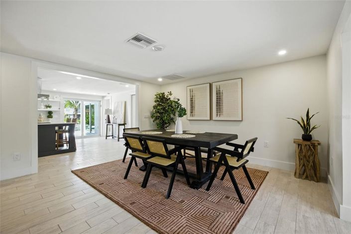 Image No.16-6 Bed Property for sale