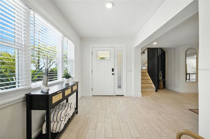 Image No.19-6 Bed Property for sale