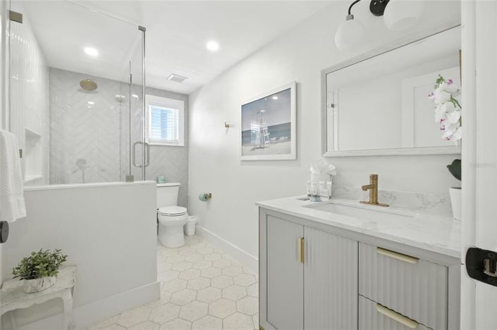 Image No.25-6 Bed Property for sale