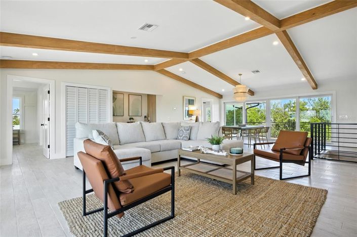 Image No.3-6 Bed Property for sale