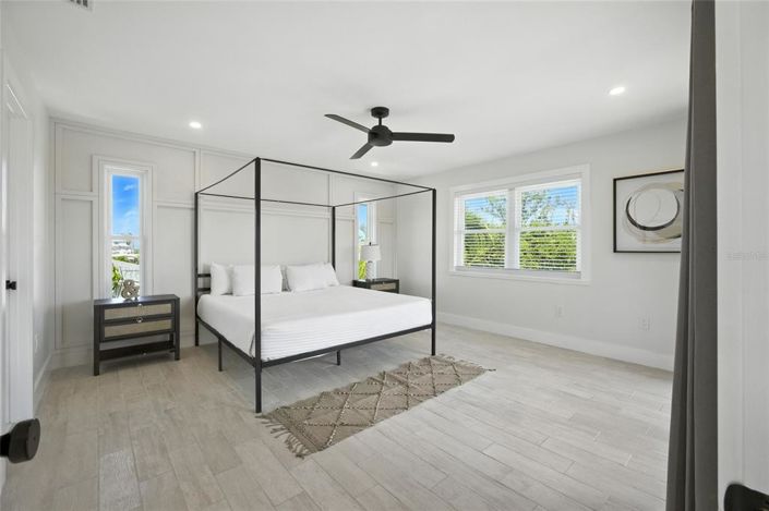 Image No.32-6 Bed Property for sale