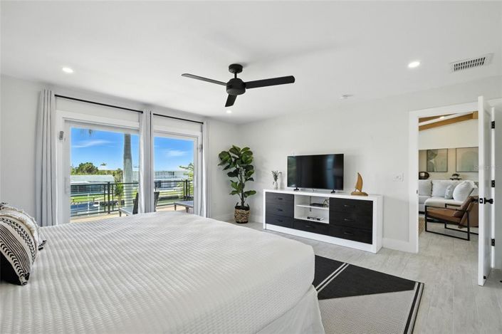 Image No.36-6 Bed Property for sale