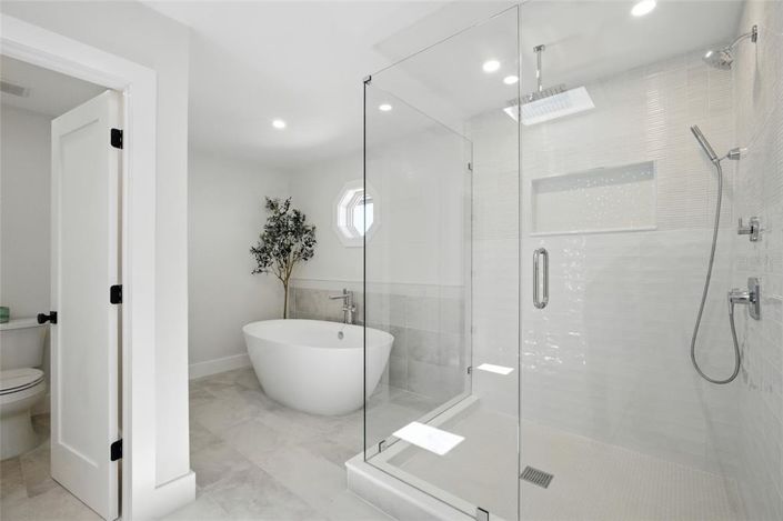 Image No.38-6 Bed Property for sale