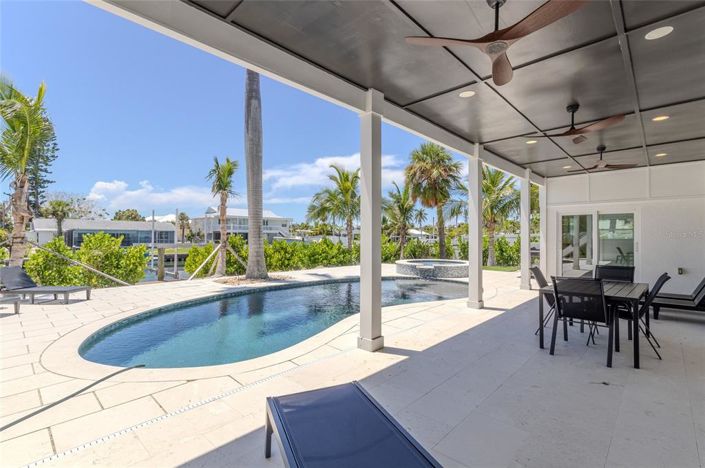 Image No.41-6 Bed Property for sale