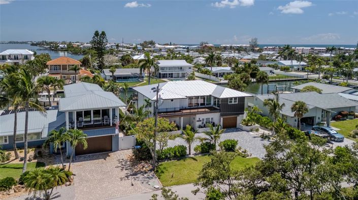 Image No.47-6 Bed Property for sale