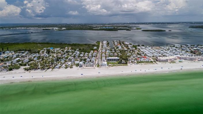 Image No.53-6 Bed Property for sale