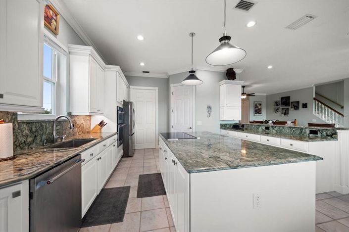 Image No.13-5 Bed Property for sale