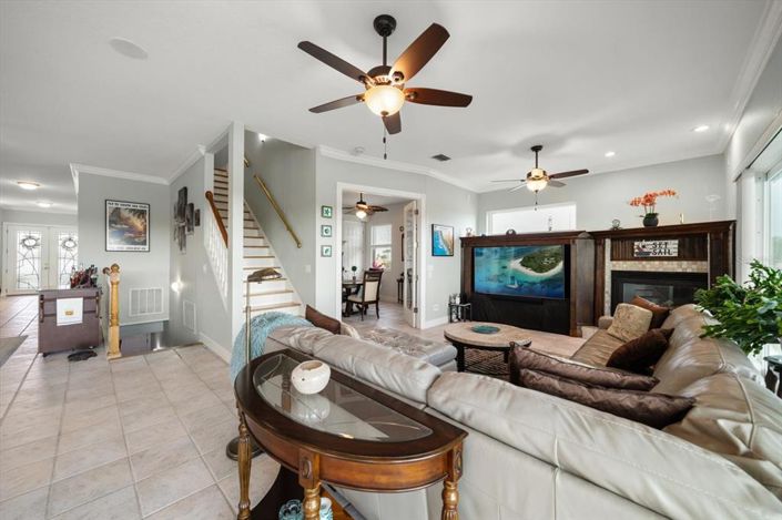 Image No.16-5 Bed Property for sale