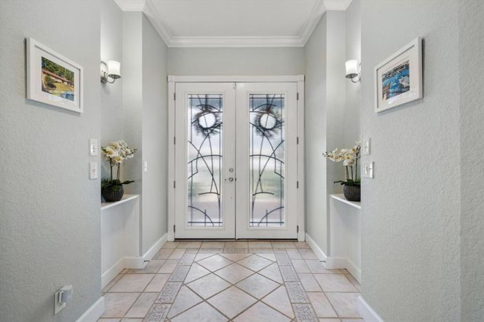 Image No.17-5 Bed Property for sale