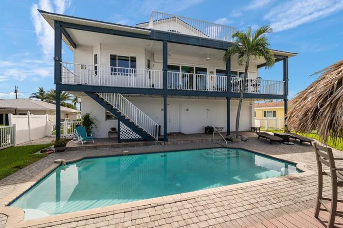 Image No.42-5 Bed Property for sale