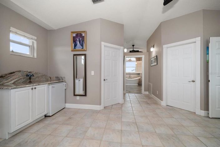 Image No.47-5 Bed Property for sale