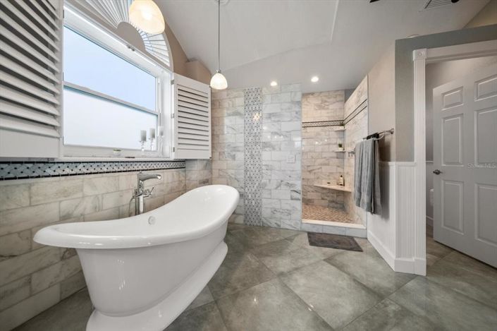 Image No.51-5 Bed Property for sale