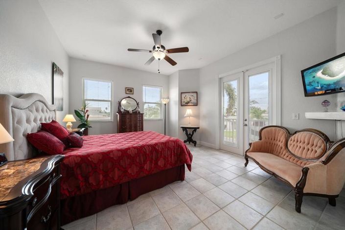 Image No.63-5 Bed Property for sale