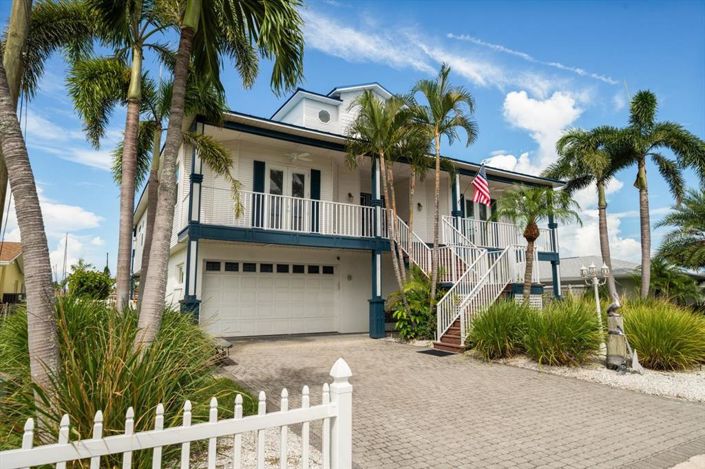 Image No.66-5 Bed Property for sale