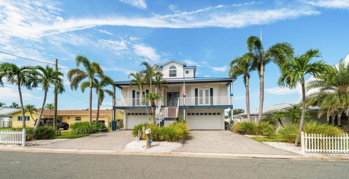 Image No.67-5 Bed Property for sale