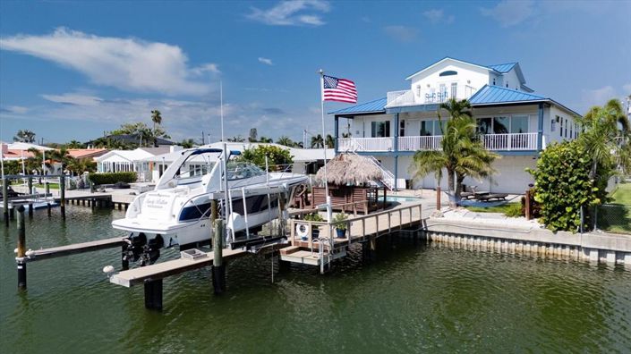 Image No.71-5 Bed Property for sale