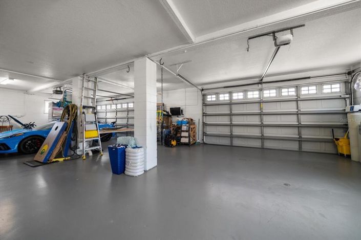 Image No.76-5 Bed Property for sale