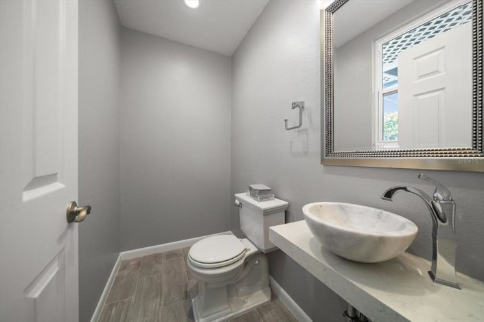 Image No.78-5 Bed Property for sale