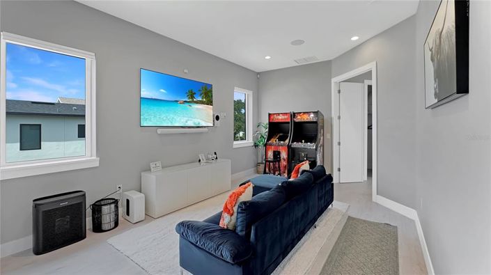 Image No.29-5 Bed Property for sale