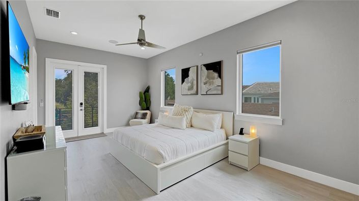 Image No.32-5 Bed Property for sale