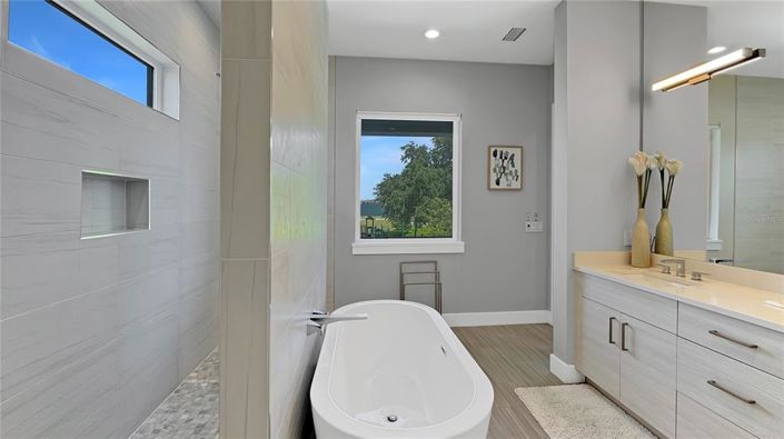 Image No.36-5 Bed Property for sale