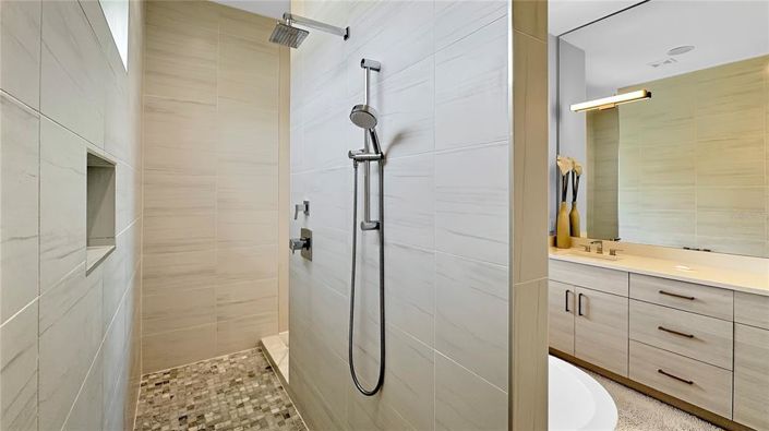 Image No.39-5 Bed Property for sale