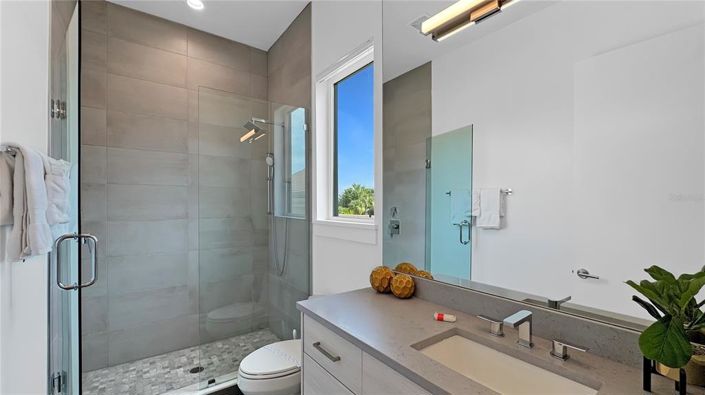 Image No.40-5 Bed Property for sale