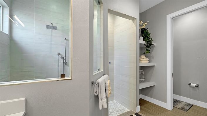 Image No.48-5 Bed Property for sale