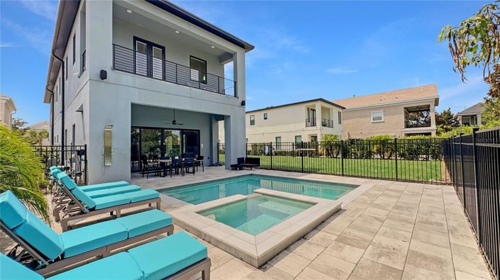 Image No.5-5 Bed Property for sale