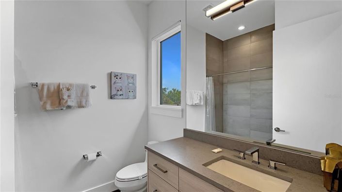 Image No.53-5 Bed Property for sale