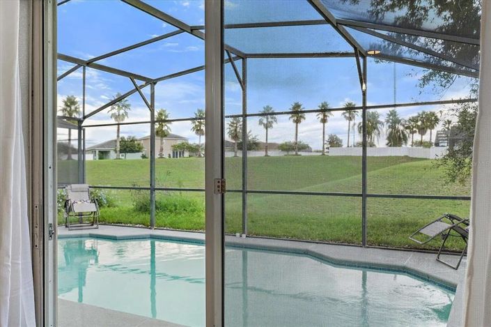 Image No.17-3 Bed Property for sale