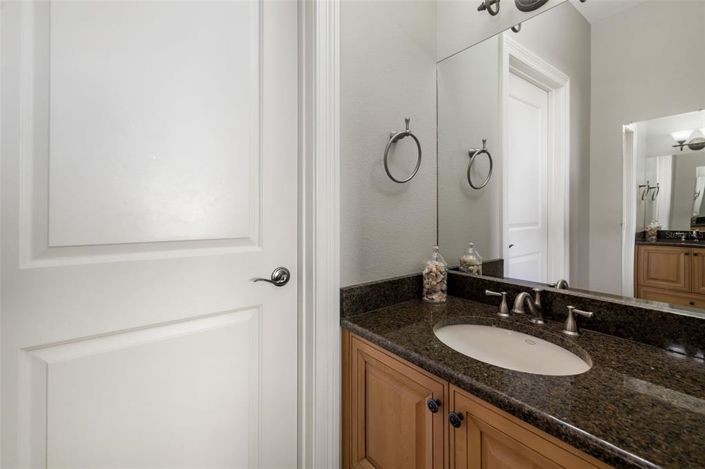 Image No.20-2 Bed Property for sale